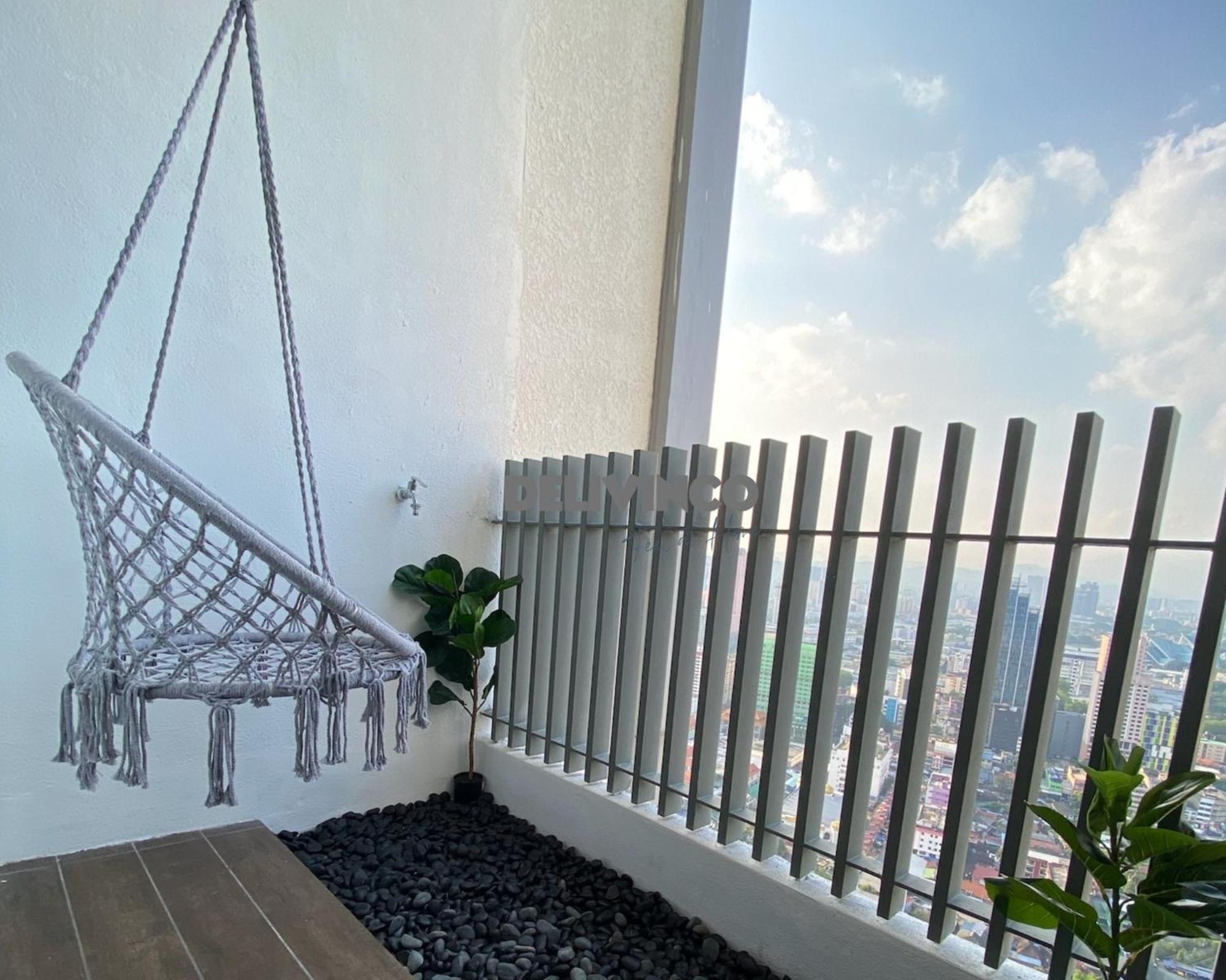 The Luxe - 3 Pax - Klcc View - Balcony At 27 Floor Pangsapuri Kuala Lumpur